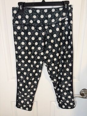 Nike DR-fit Black Leggings with White Polka Dots size M